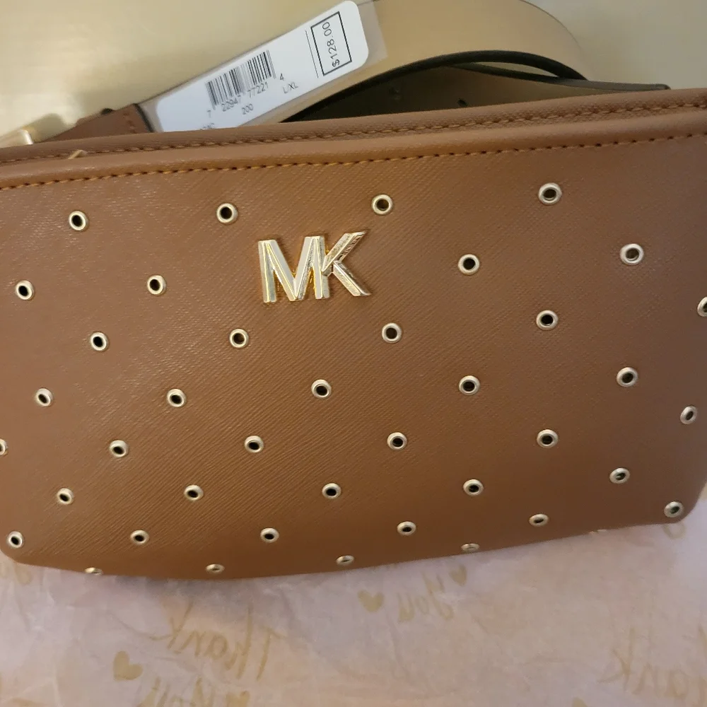 Michael Kors Belt Bag. NWT. - Picture 3 of 3